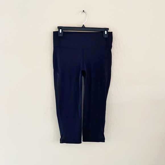 Lululemon Black‎ Capri Legging - Picture 1 of 8
